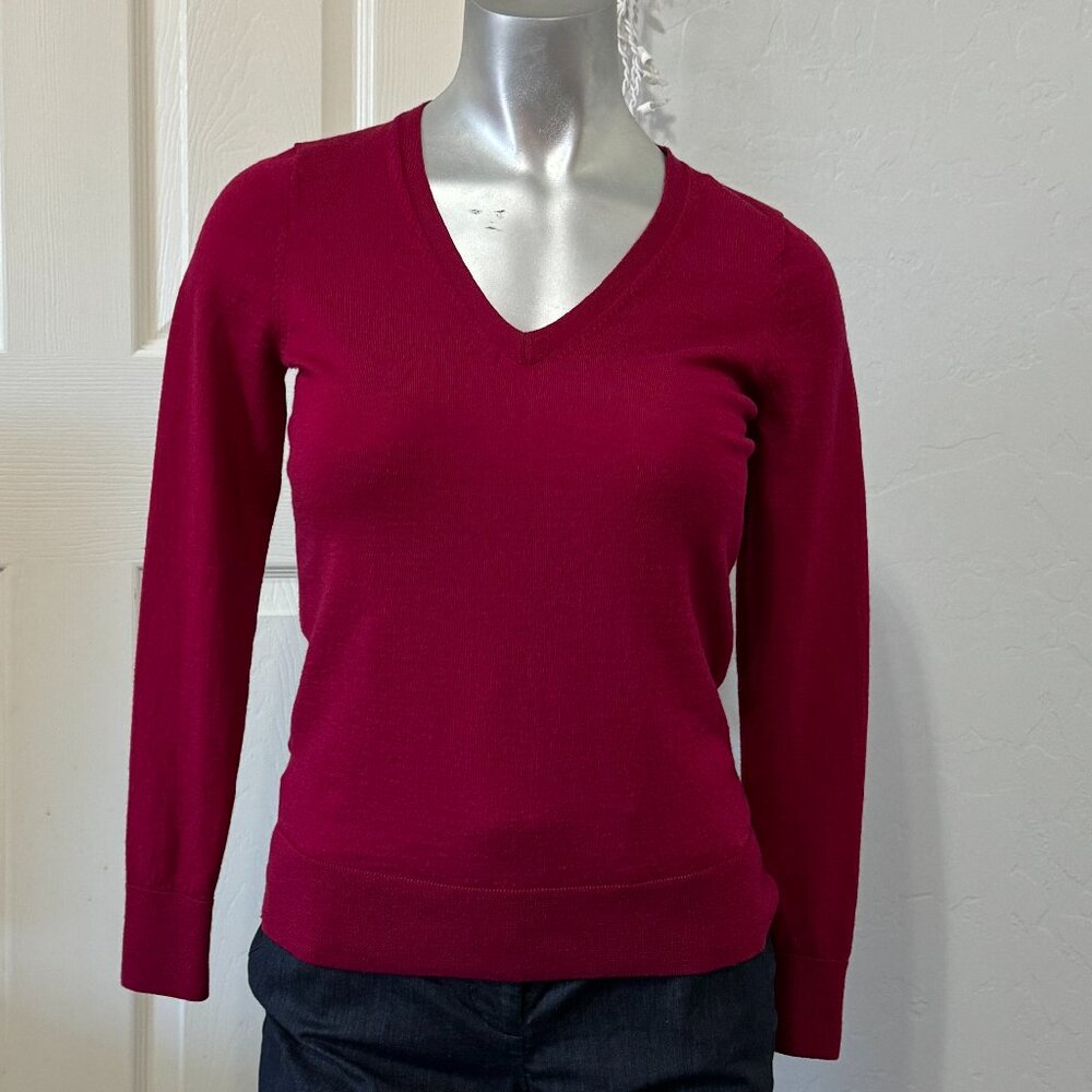 Ann Taylor V-Neck Sweater in Raspberry - Picture 3 of 5